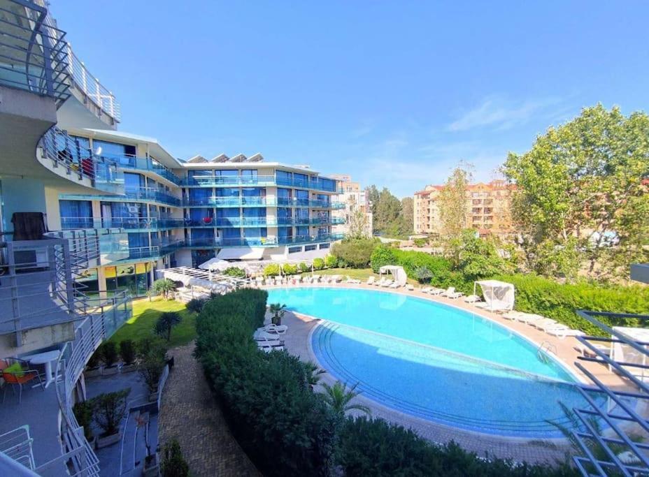 Large Apartment In Sunny Beach Dış mekan fotoğraf